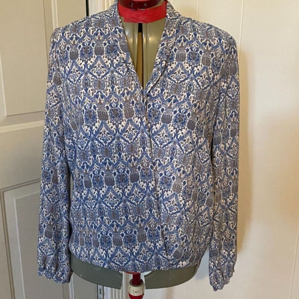 Max Studio V-neck Long Sleeve High Low Pullover Top Size S